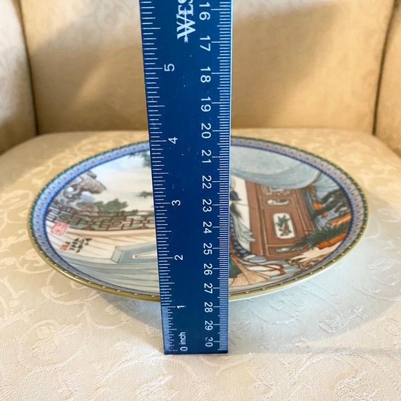 Vintage Imperial Jingdezhen Porcelain Beauties of the Red Mansion-Miao-yu Plate - Picture 7 of 8